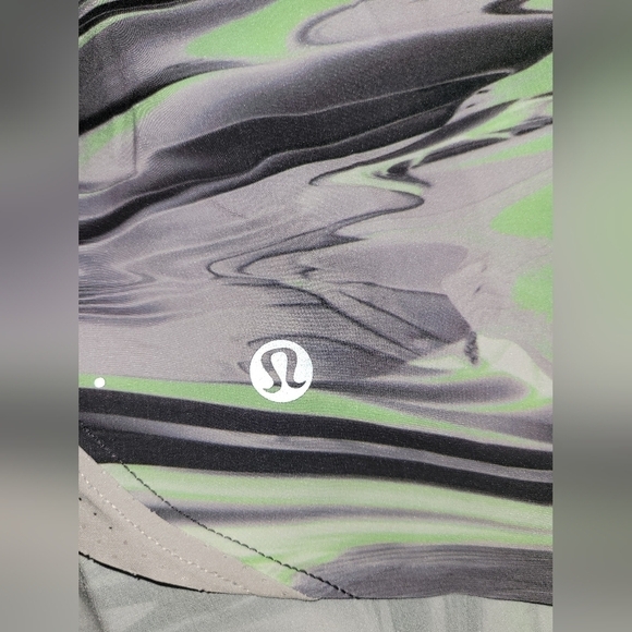 Lululemon Hotty Hot High-Rise Short 4" Special Edition Paint Glide Warp Multi 4 - Picture 8 of 14